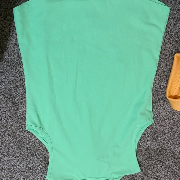 Golf/tennis tee - Picture 2 of 5